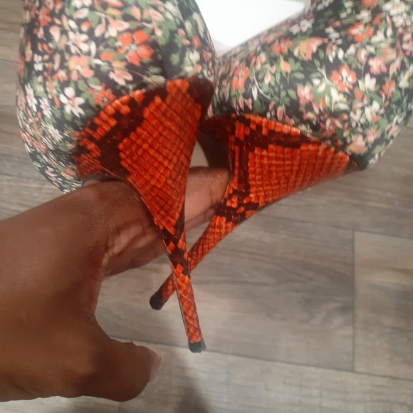 Jessica Simpson - Picture 3 of 3